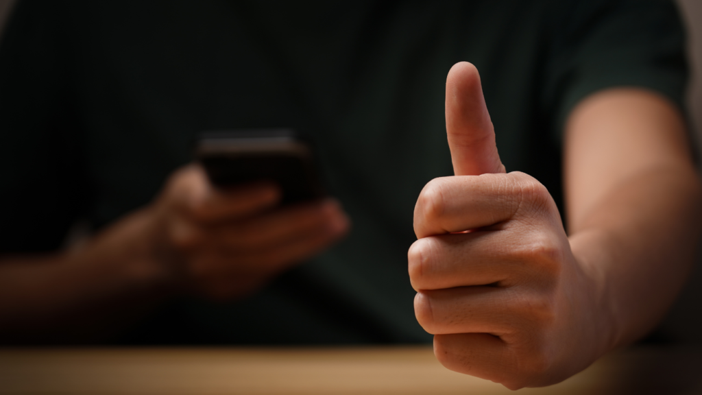 How to Spot and Avoid Fake Hotel Reviews Before Booking Cover