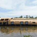 Houseboat 13